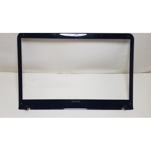 Sony Vaio SVE1511Y1ESI bezel