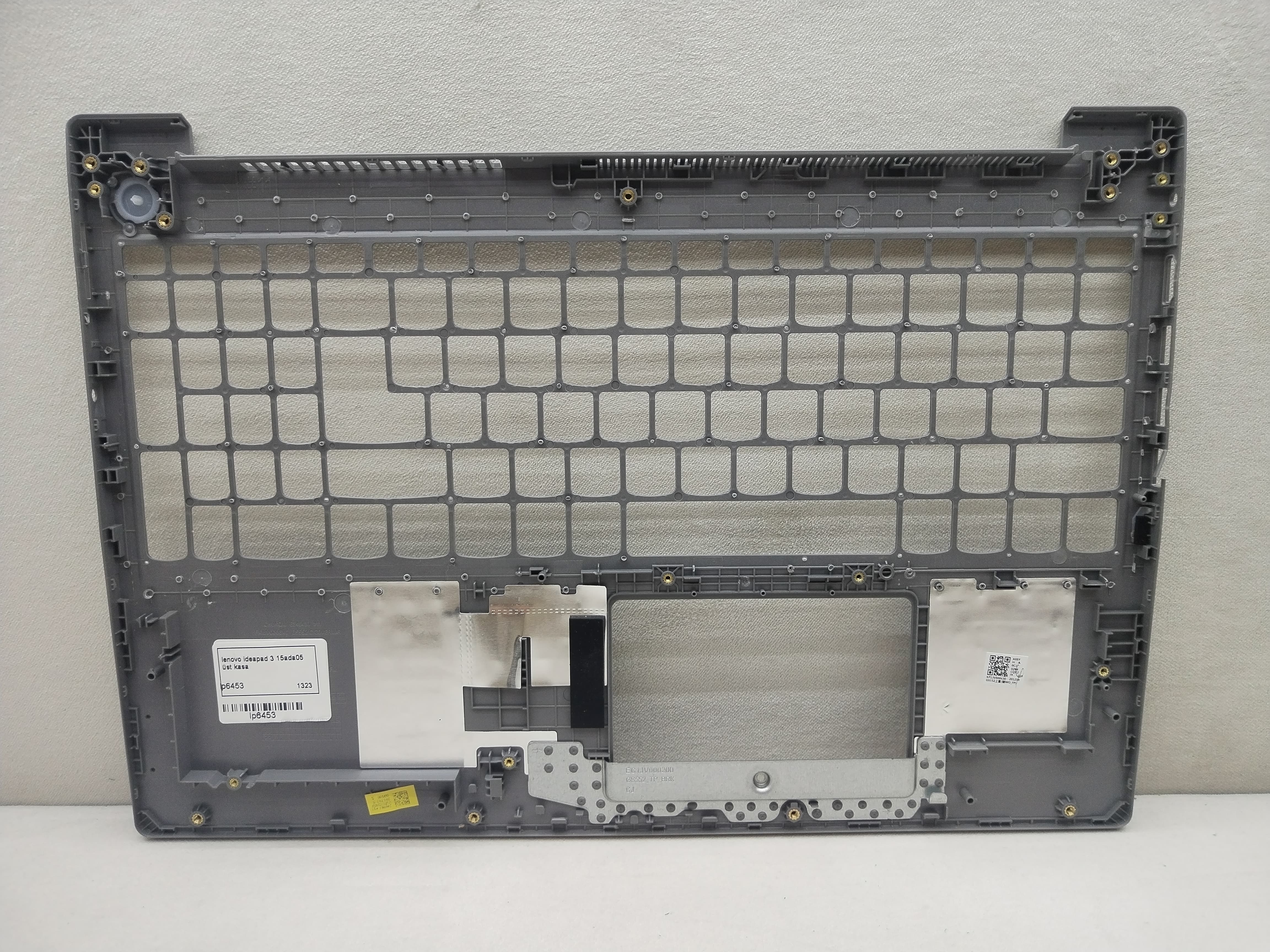 Lenovo Ideapad 3 15ADA05 Üst Kasa (Kırık)
