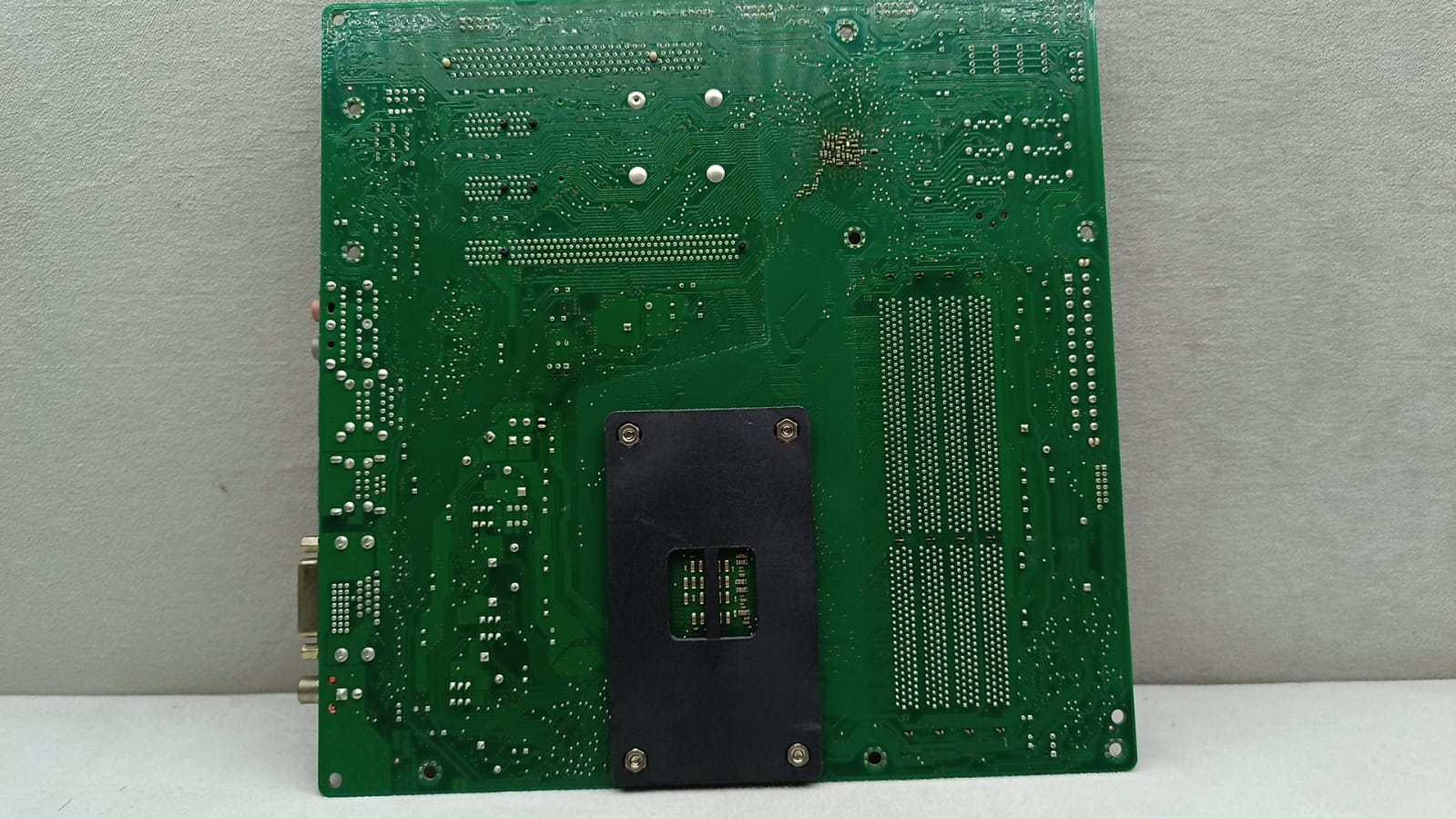 Panneau Arrière (shield I/O) Pour Carte Mère PEGATON M2N78-LA REV 6.01 - Occasion